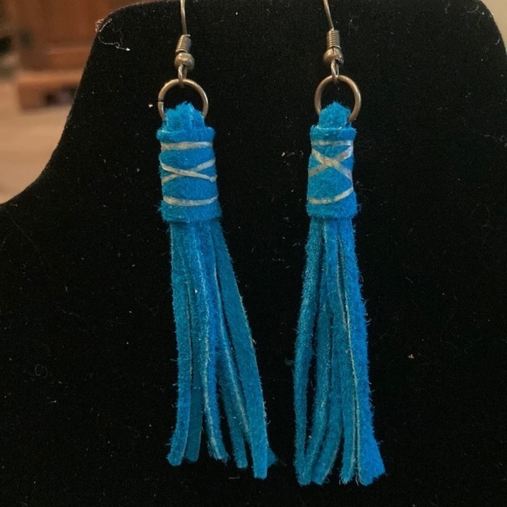 Turquoise buckskin leather tassel earrings, handcrafted, new‎